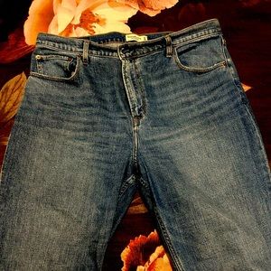 Abercrombie & Fitch Curve Love Ankle Straight Ultra High Rise 18L